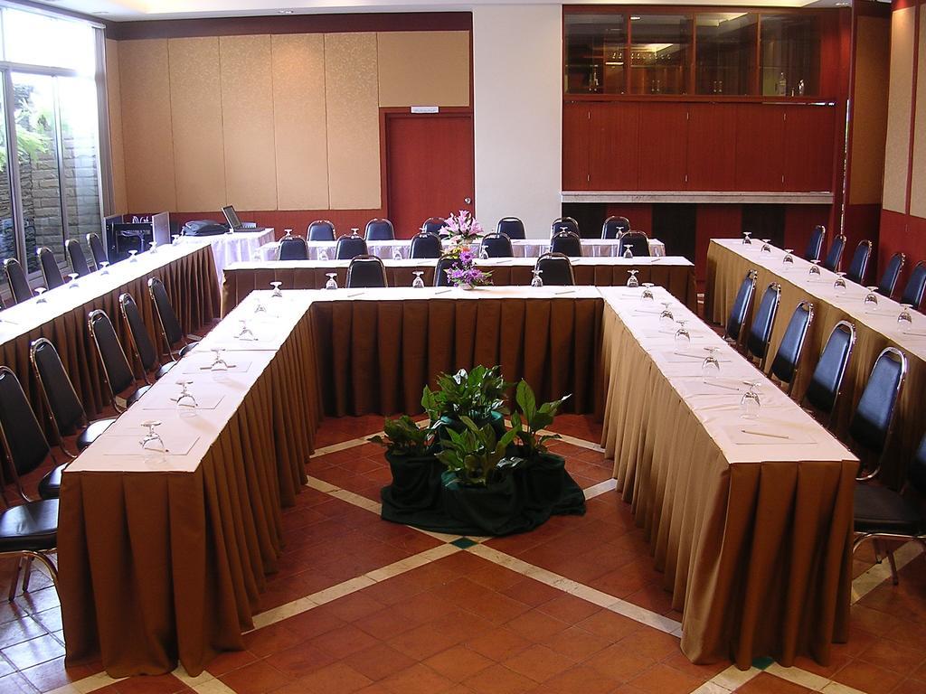 Hatyai Golden Crown Hotel Hat Yai Exterior foto